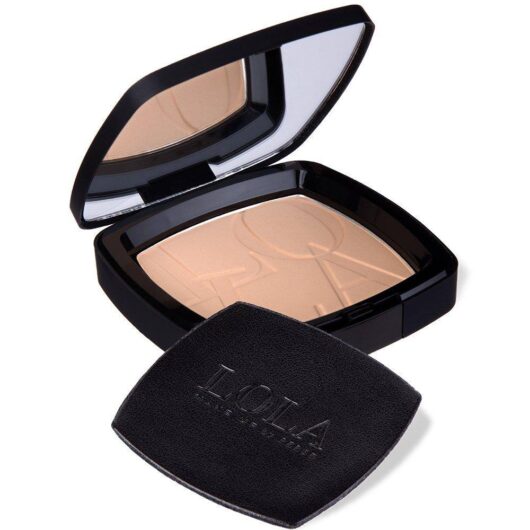 Lola Unisex Matte Silky Finish Pressed Powder in Corn Maze