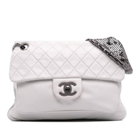 Chanel Women's Preloved CC Quilted Soft Lambskin Chain Mail Shoulder Bag in White
