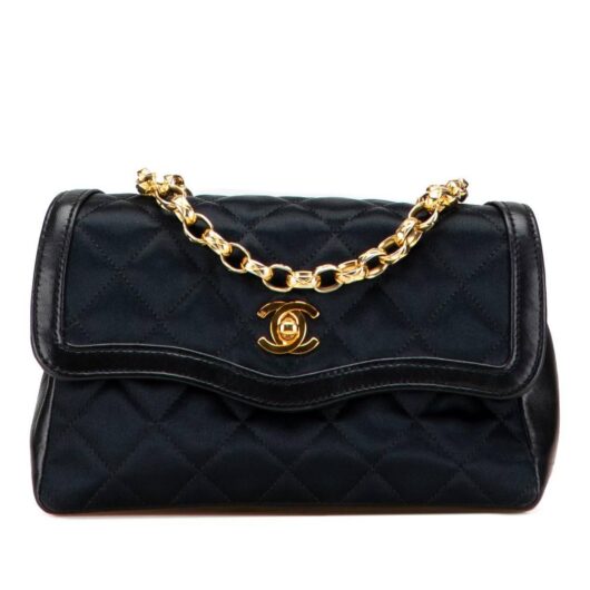 Chanel Women's Preloved Quilted Flap Bag Crossbody Bags in Black