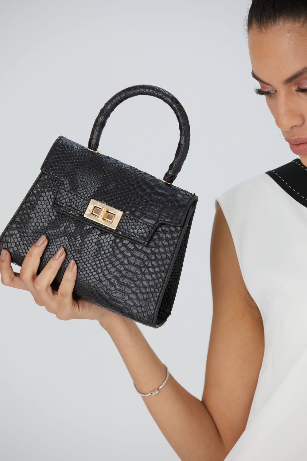 Belissh Women's Reptile Textured Vegan Grab Bag with Crossbody Straps in Black